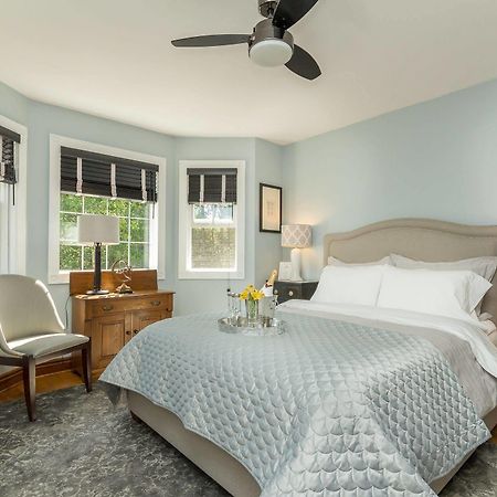 Craigleith Manor Bed & Breakfast 콜링우드 외부 사진