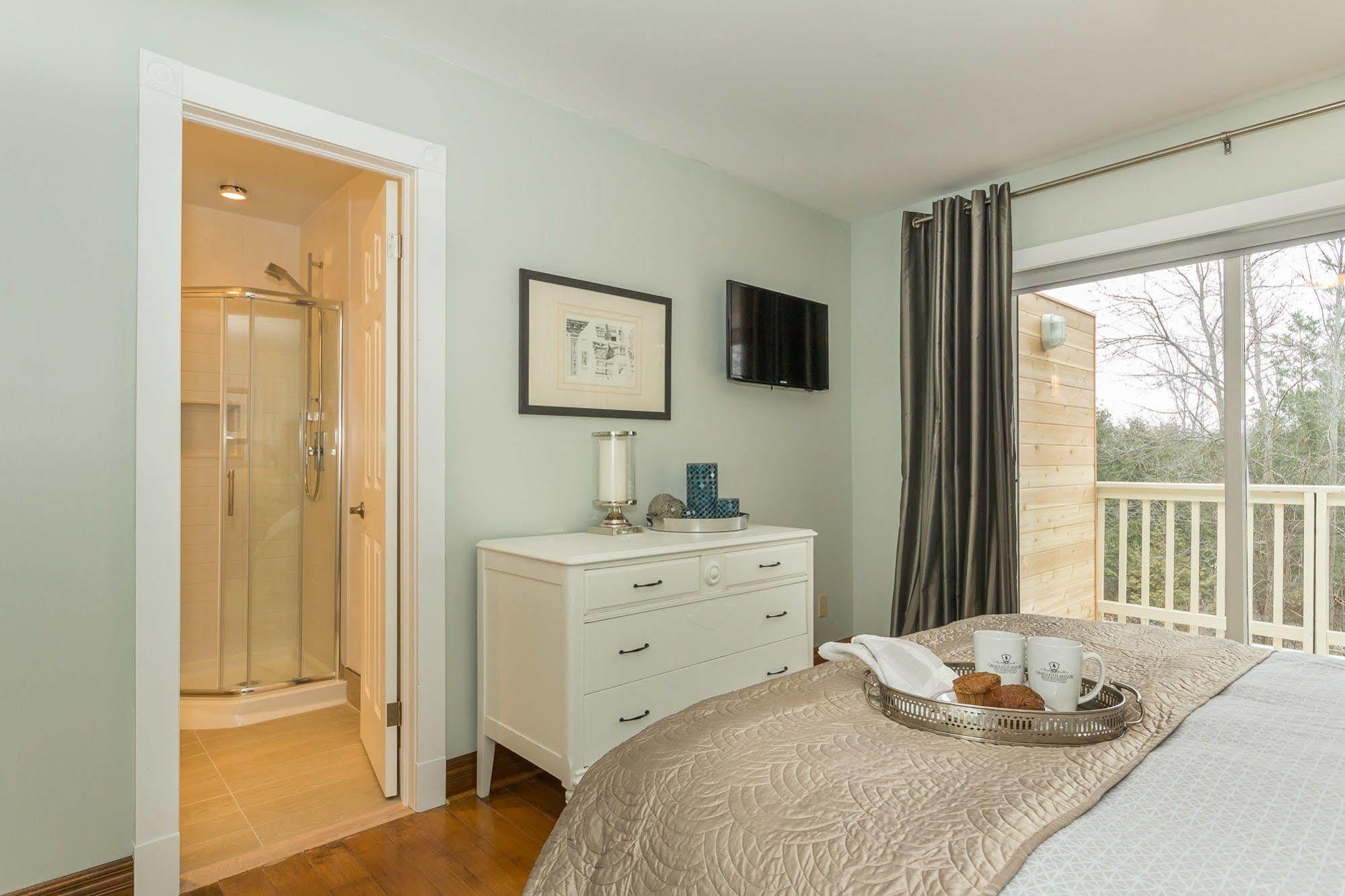 Craigleith Manor Bed & Breakfast 콜링우드 외부 사진