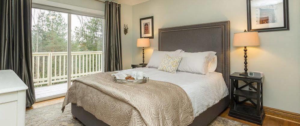 Craigleith Manor Bed & Breakfast 콜링우드 외부 사진